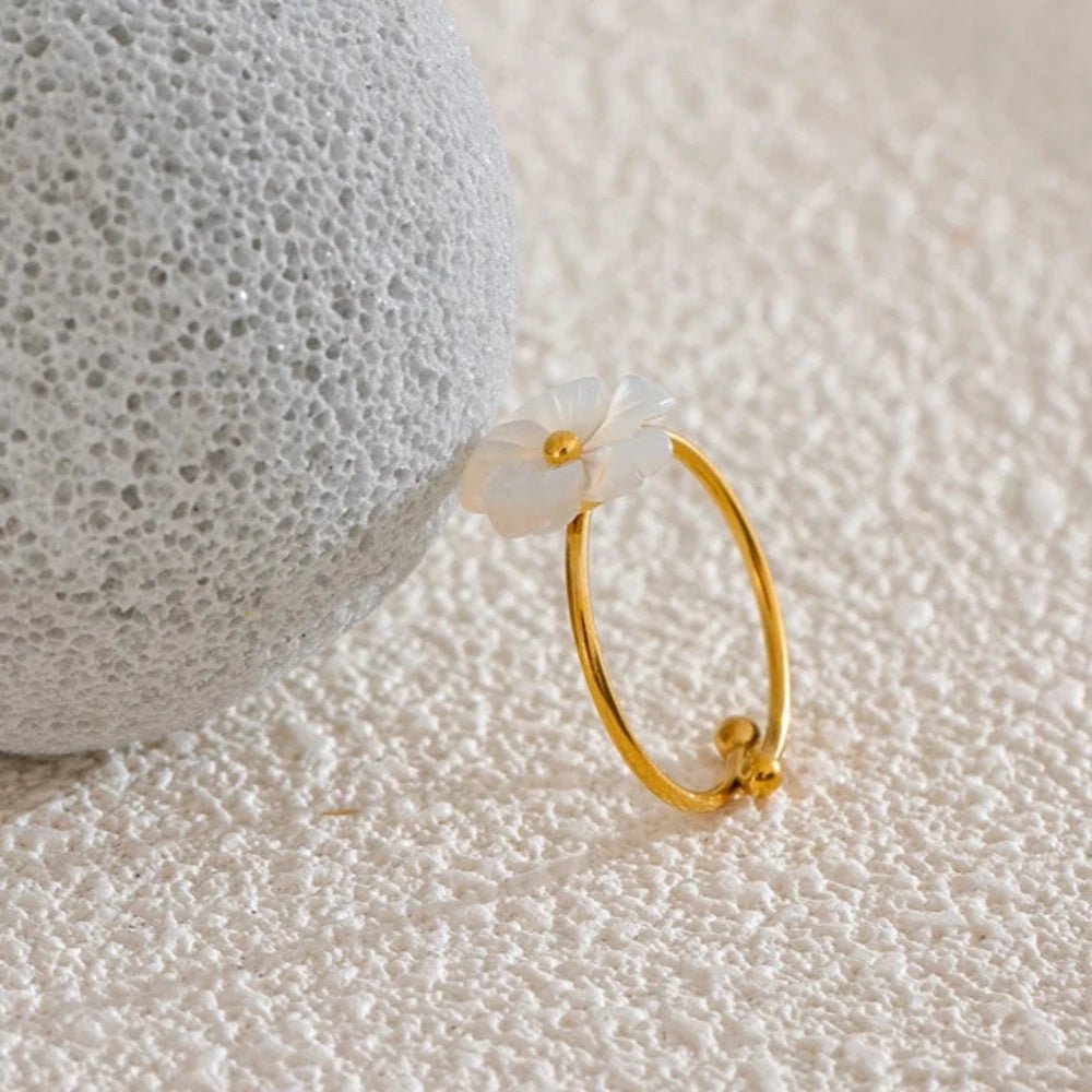 Natural Shell Flower Adjustable Ring - Zafinne Jewelry